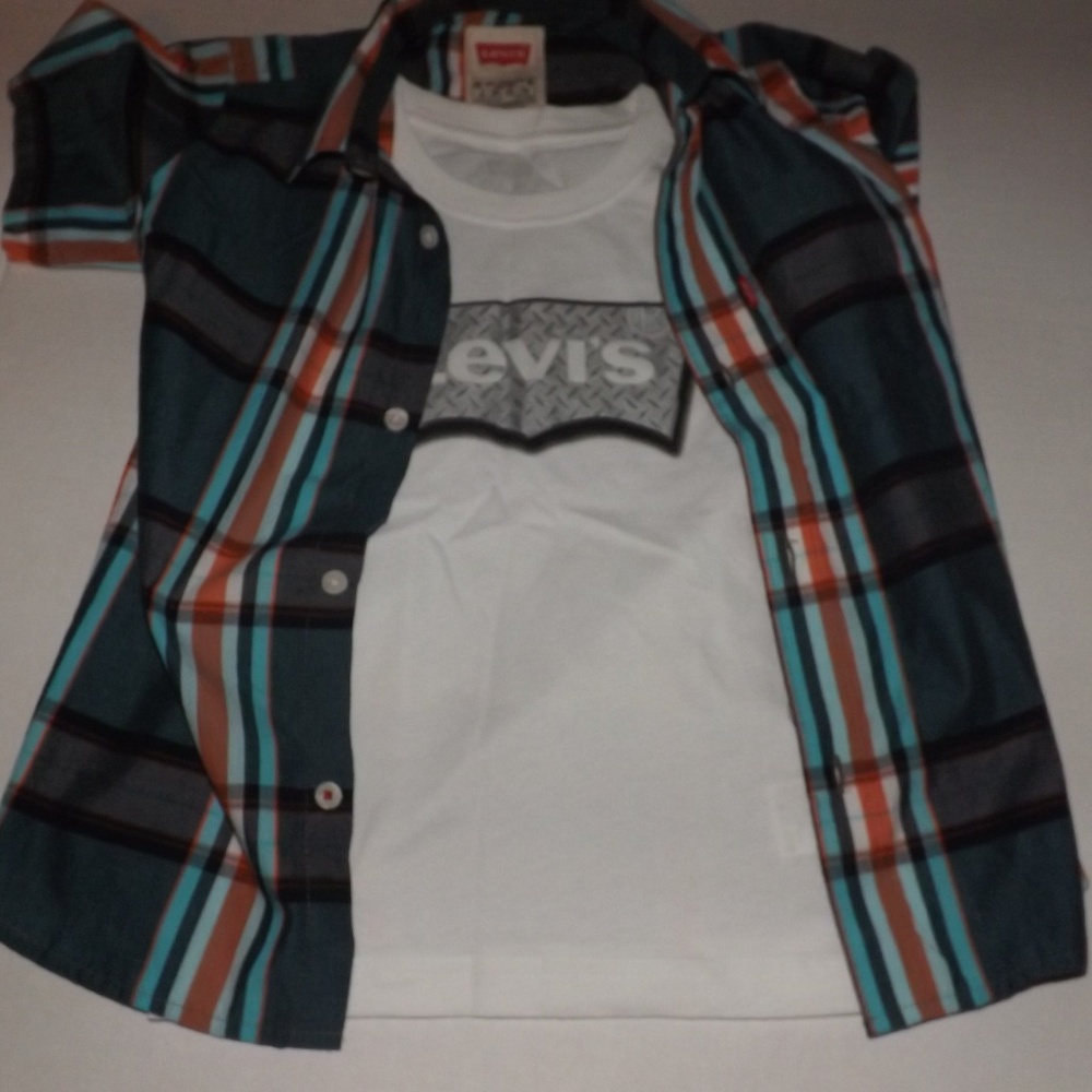 Levi's boys casual shirt set (2) size 6&5